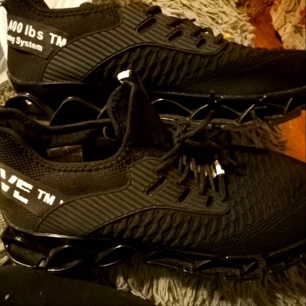 Men's running shoes